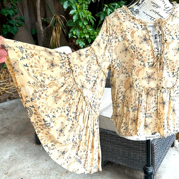 EUC Spell 💫Vintage Celestial Blouse in Cream size Large - Picture 4 of 10